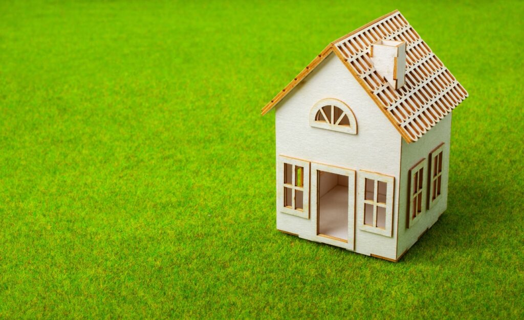 Attefallshus i sutteräng